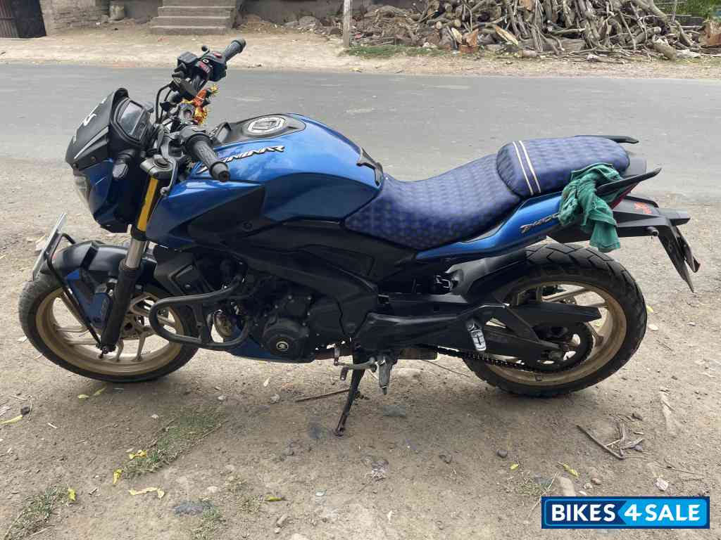 Blue Bajaj Dominar 400 Disc