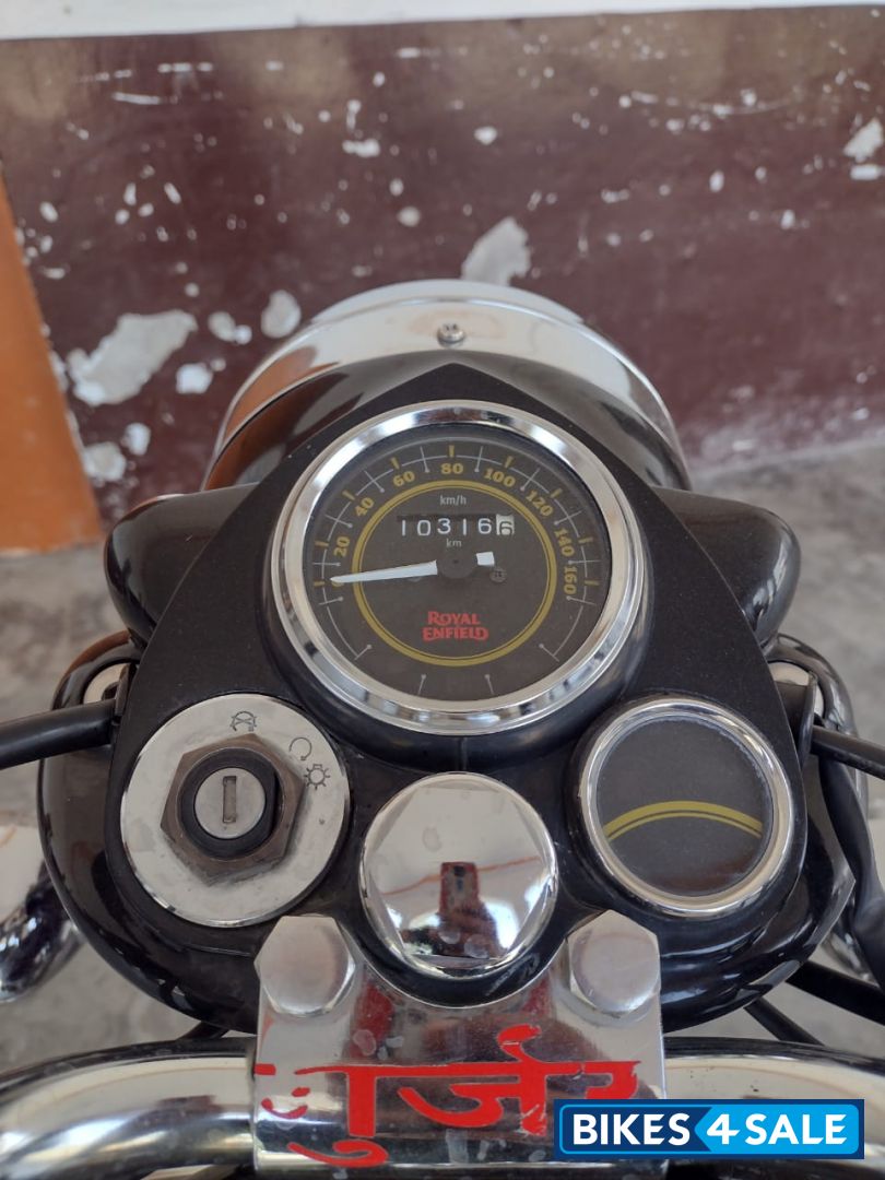 Black Royal Enfield Bullet Standard 350