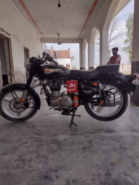 Black Royal Enfield Bullet Standard 350