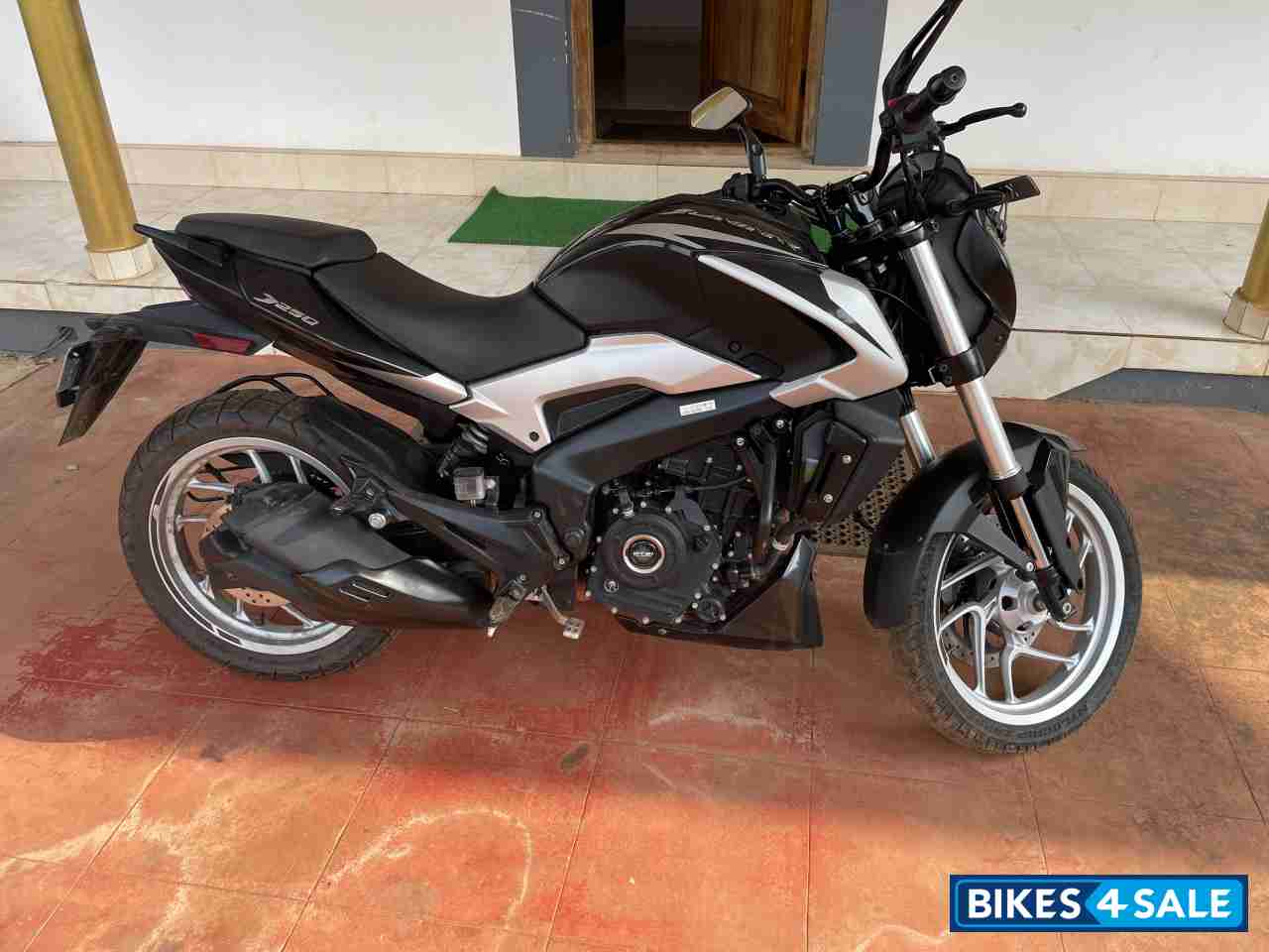 Bajaj Dominar 250