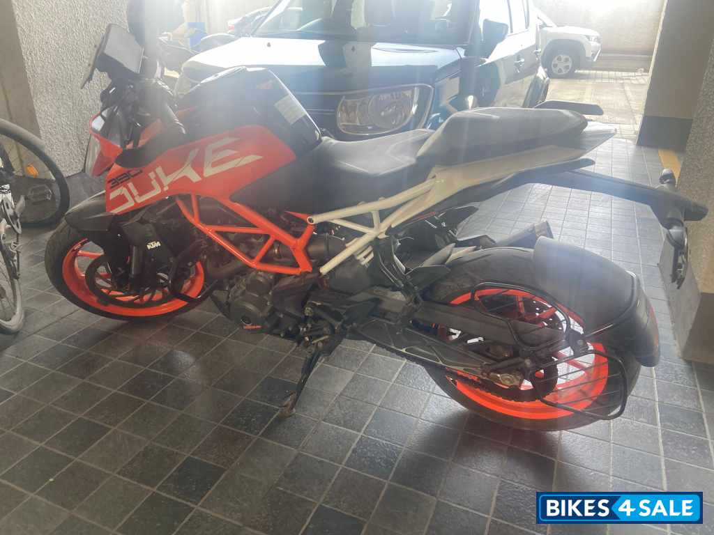 Black And Orange KTM Duke 390