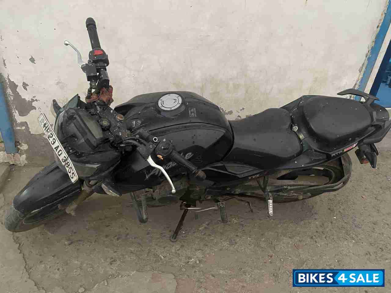 Black TVS Apache RTR 200 4V