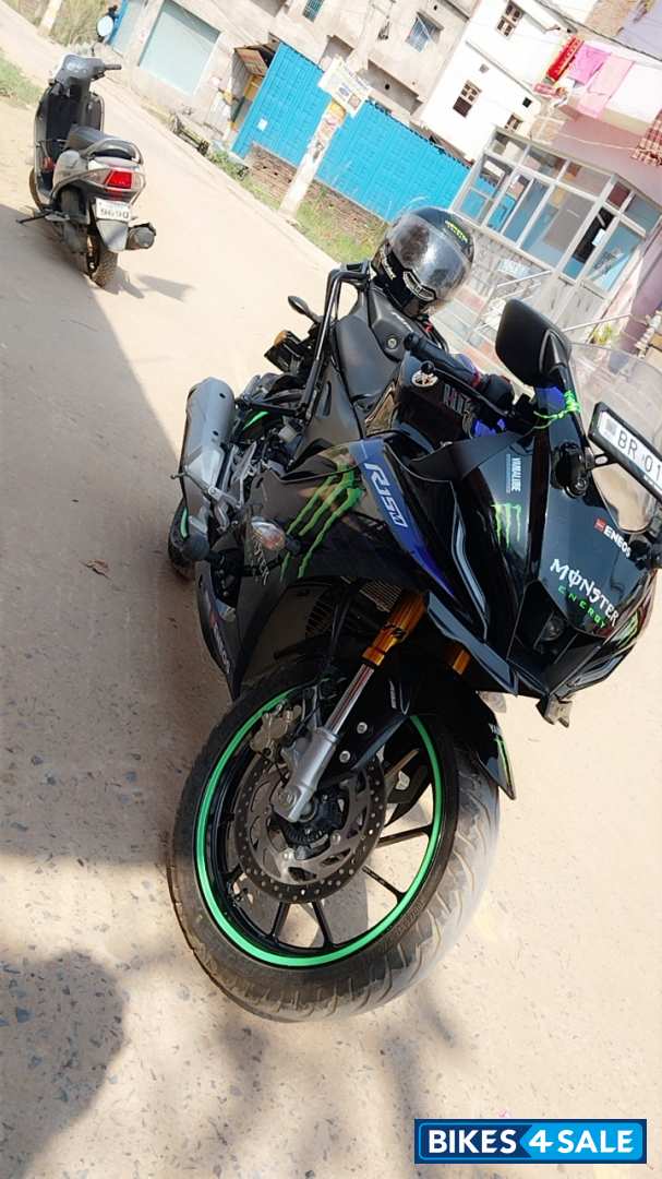 Yamaha R15M Monster Energy MotoGP Edition