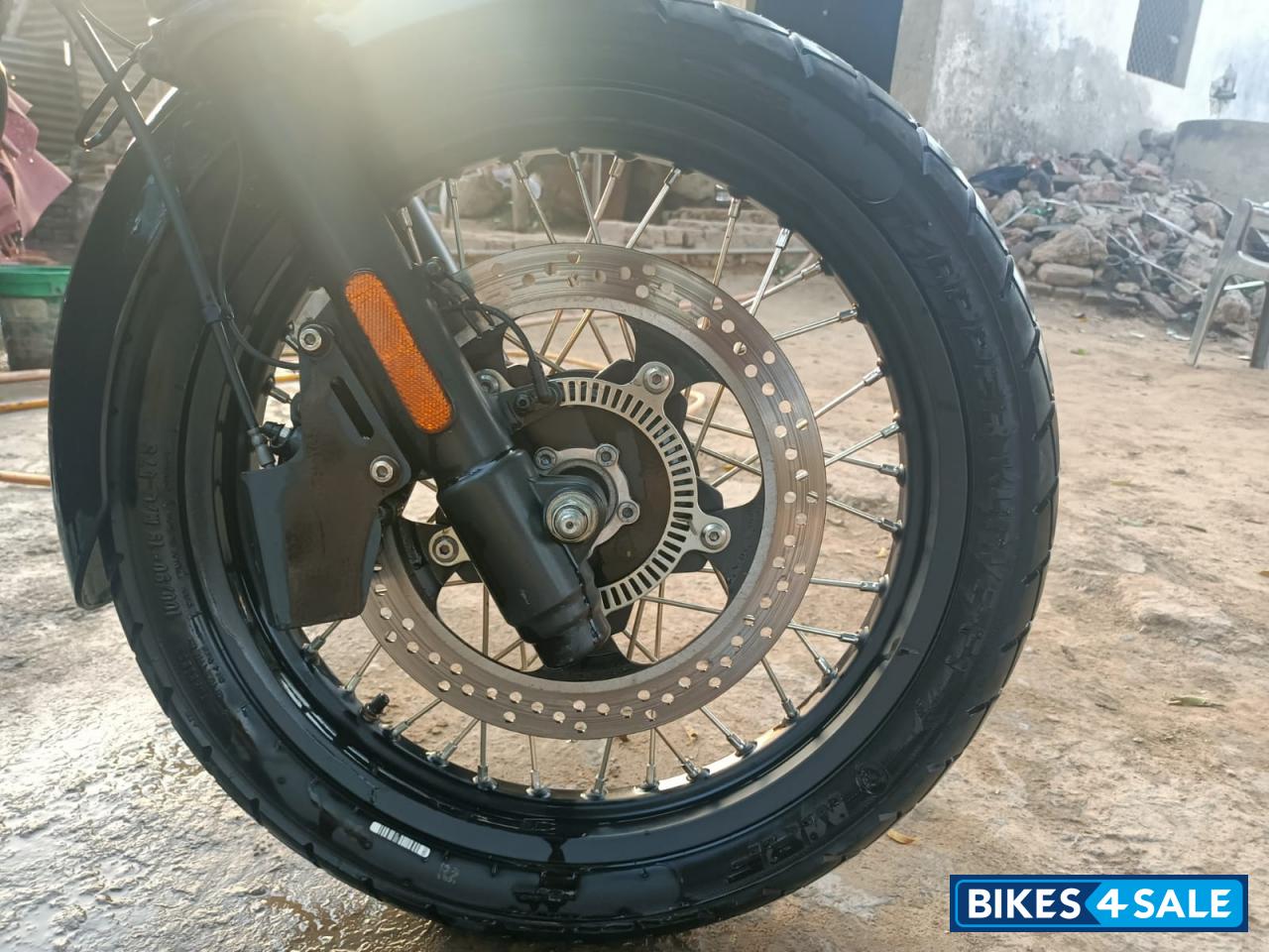 Yezdi Scrambler Single Tone