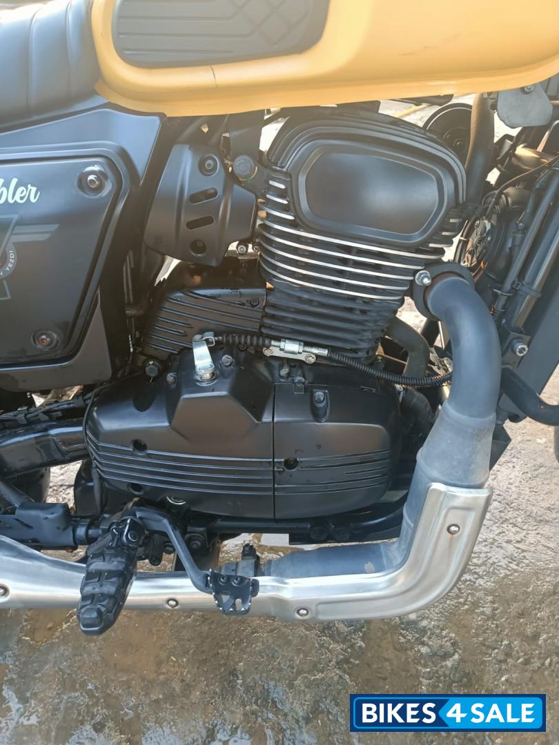 Yezdi Scrambler Single Tone