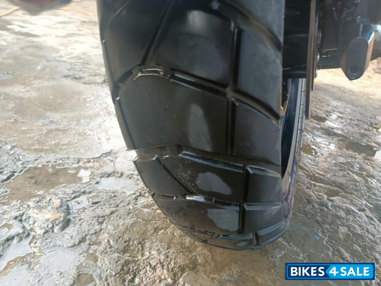 Yezdi Scrambler Single Tone