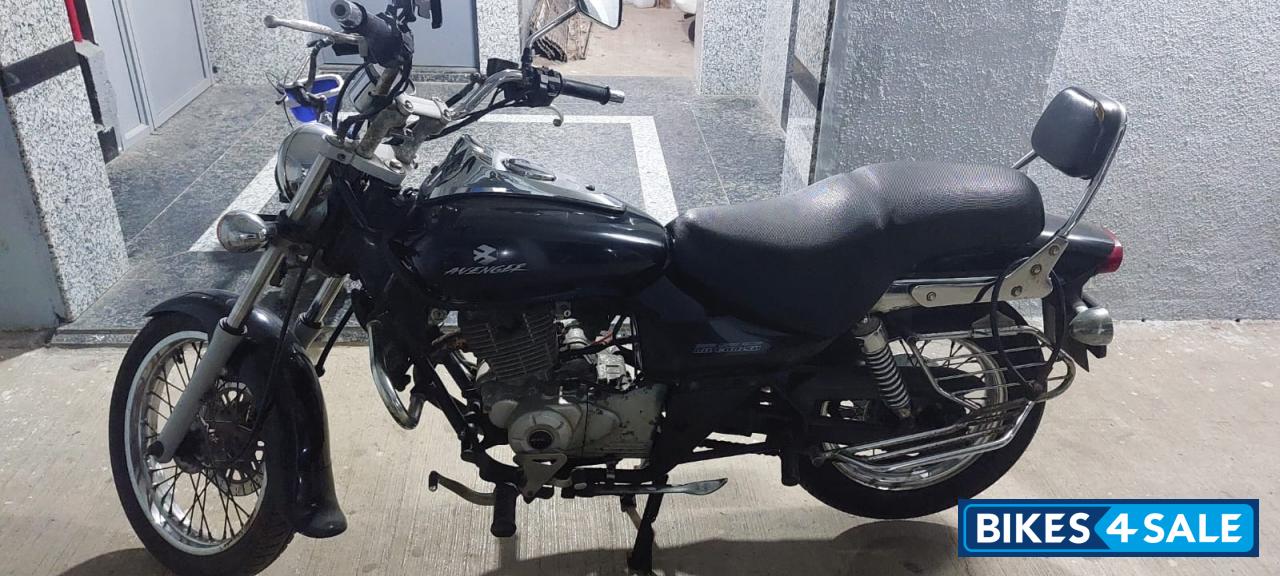Bajaj Avenger 220 DTS-i
