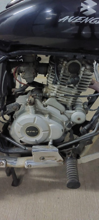 Bajaj Avenger 220 DTS-i