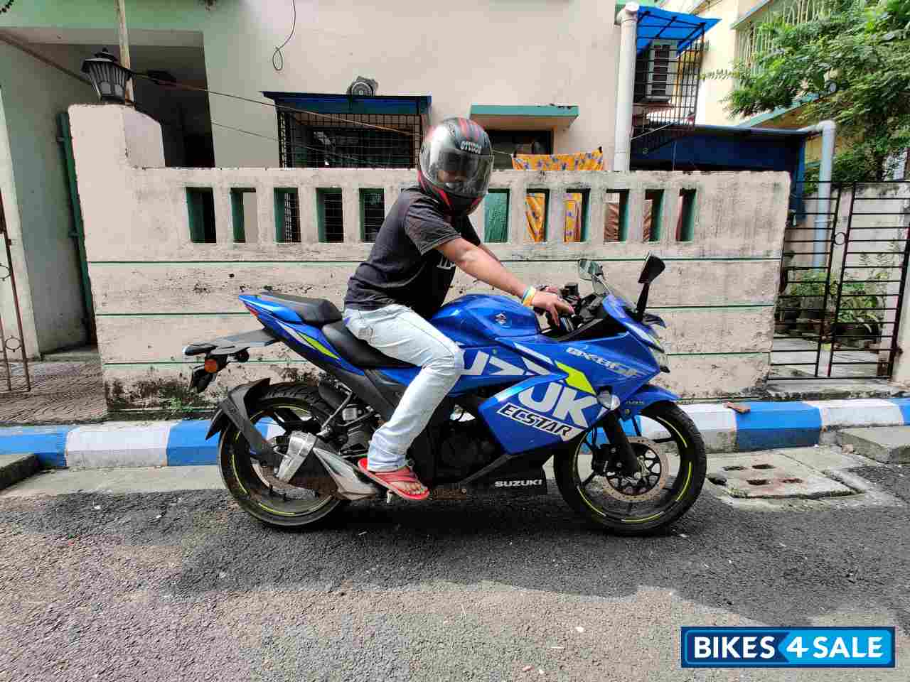 Blue Suzuki Gixxer SF Moto GP