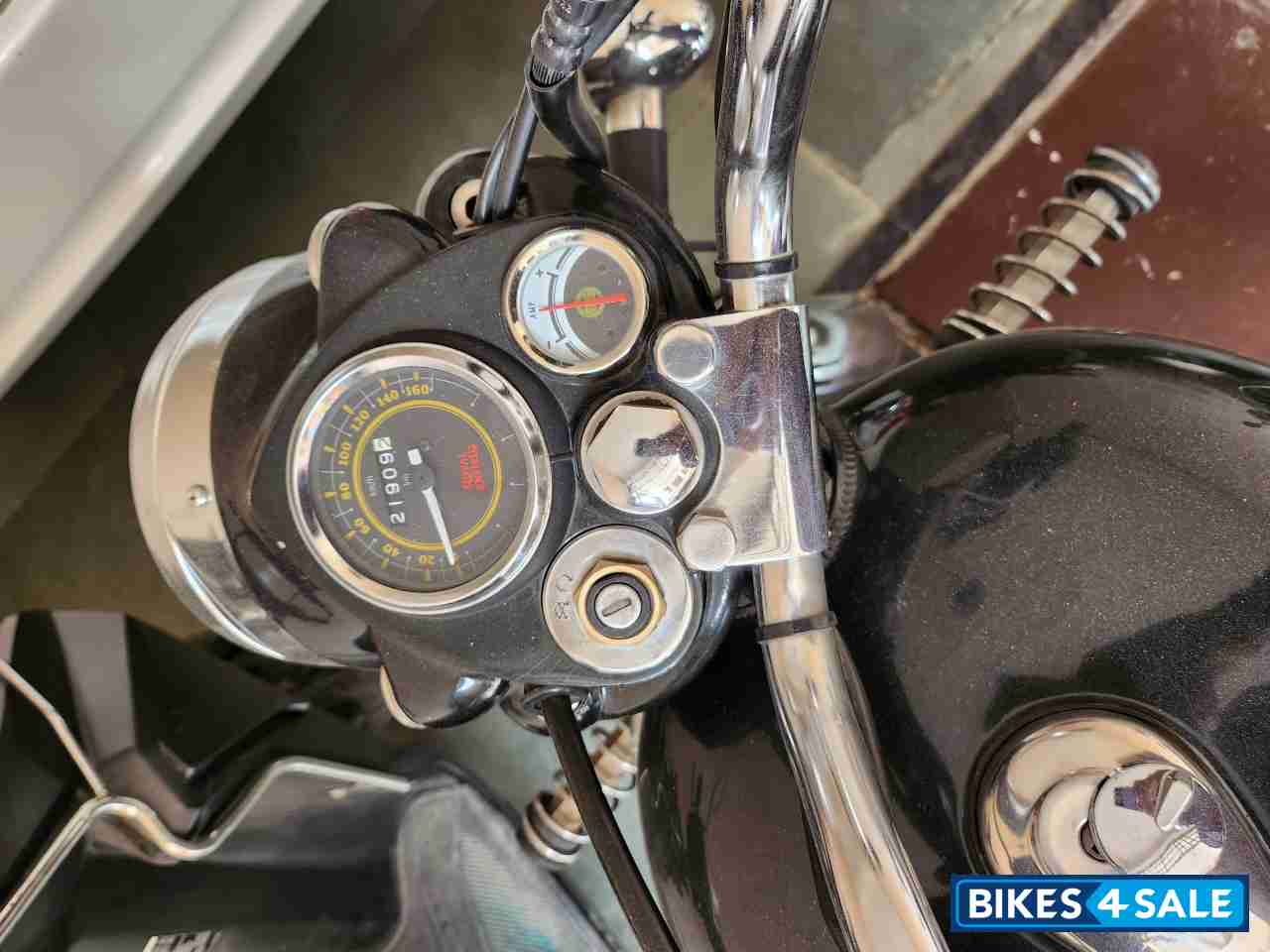 Black Royal Enfield Bullet Electra Twinspark