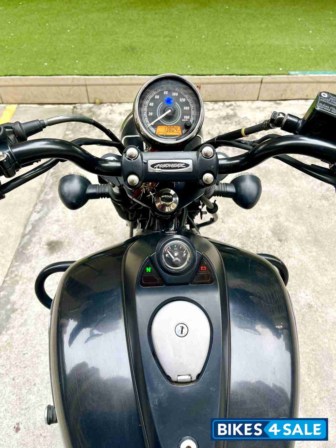 Bajaj Avenger Street 220