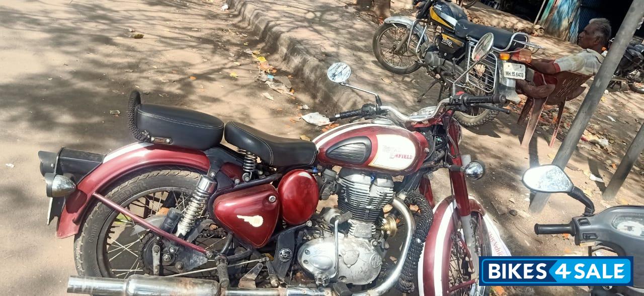 Red Royal Enfield Classic 350