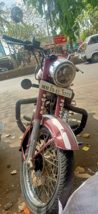 Red Royal Enfield Classic 350