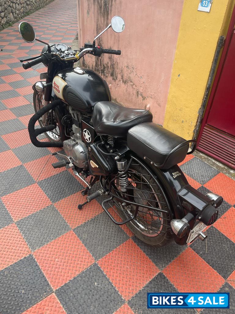 Black Royal Enfield Classic 350