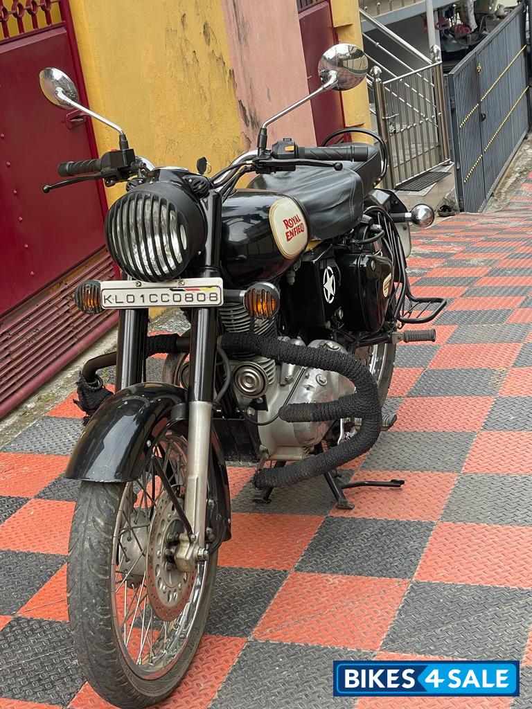 Black Royal Enfield Classic 350