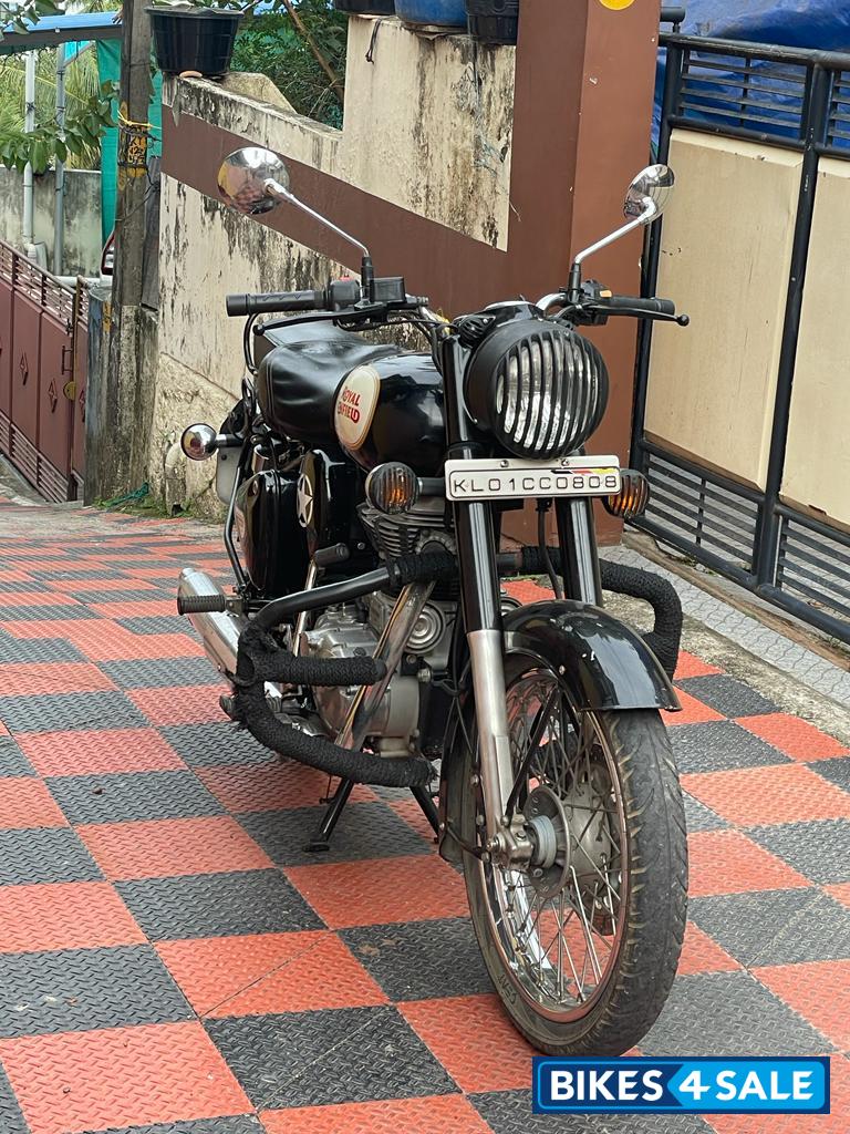 Black Royal Enfield Classic 350