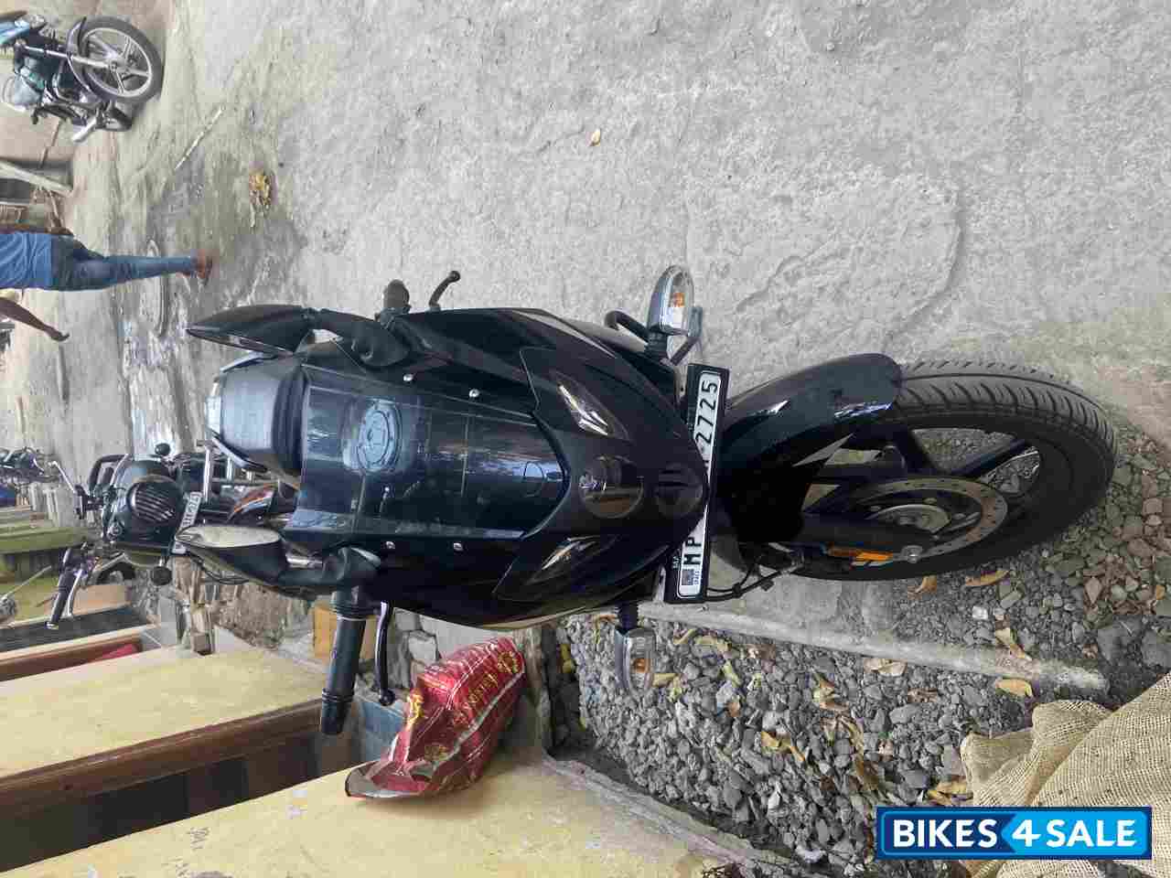 Black And Silver Bajaj Pulsar 220F BS6
