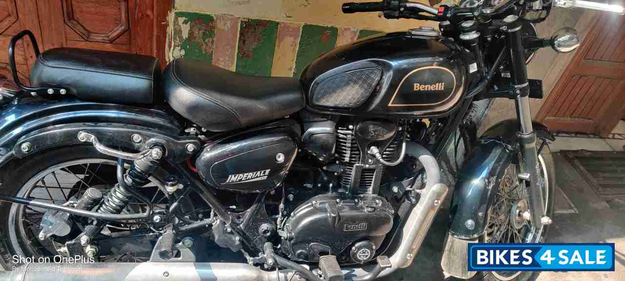 Black Benelli Imperiale 400 BS6
