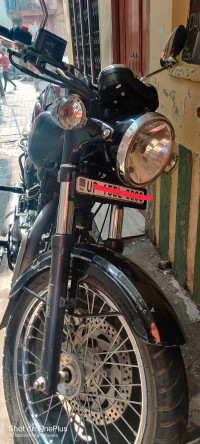 Black Benelli Imperiale 400 BS6