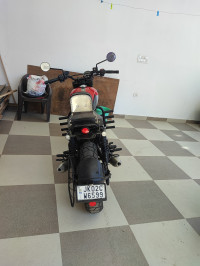 Yezdi Scrambler Dual Tone