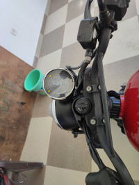 Yezdi Scrambler Dual Tone