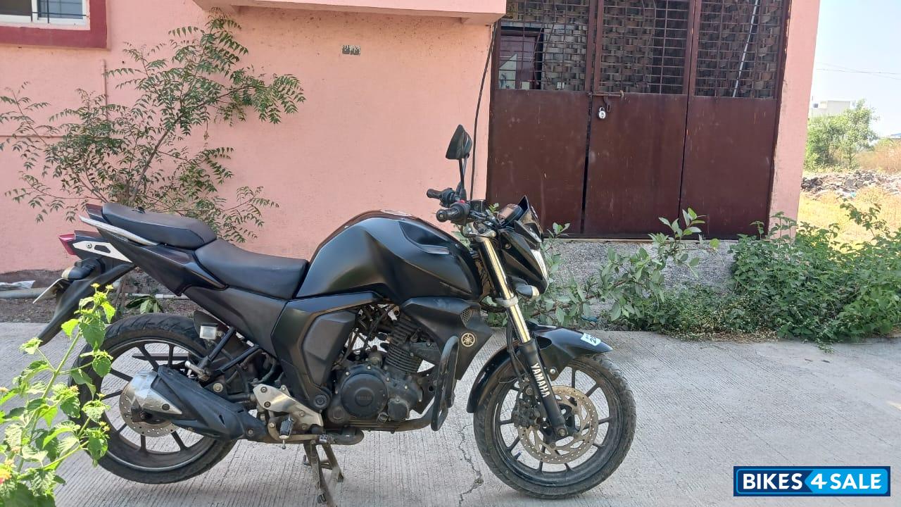 Midnight Black Yamaha FZ-S FI V2