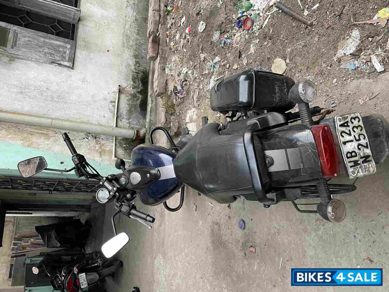 Bajaj Avenger 180 DTS-i