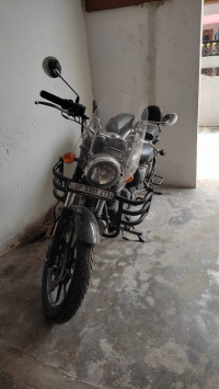 Royal Enfield Meteor 350 Stellar