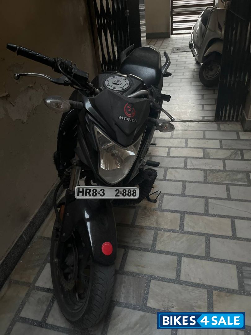 Honda CB Hornet 160R