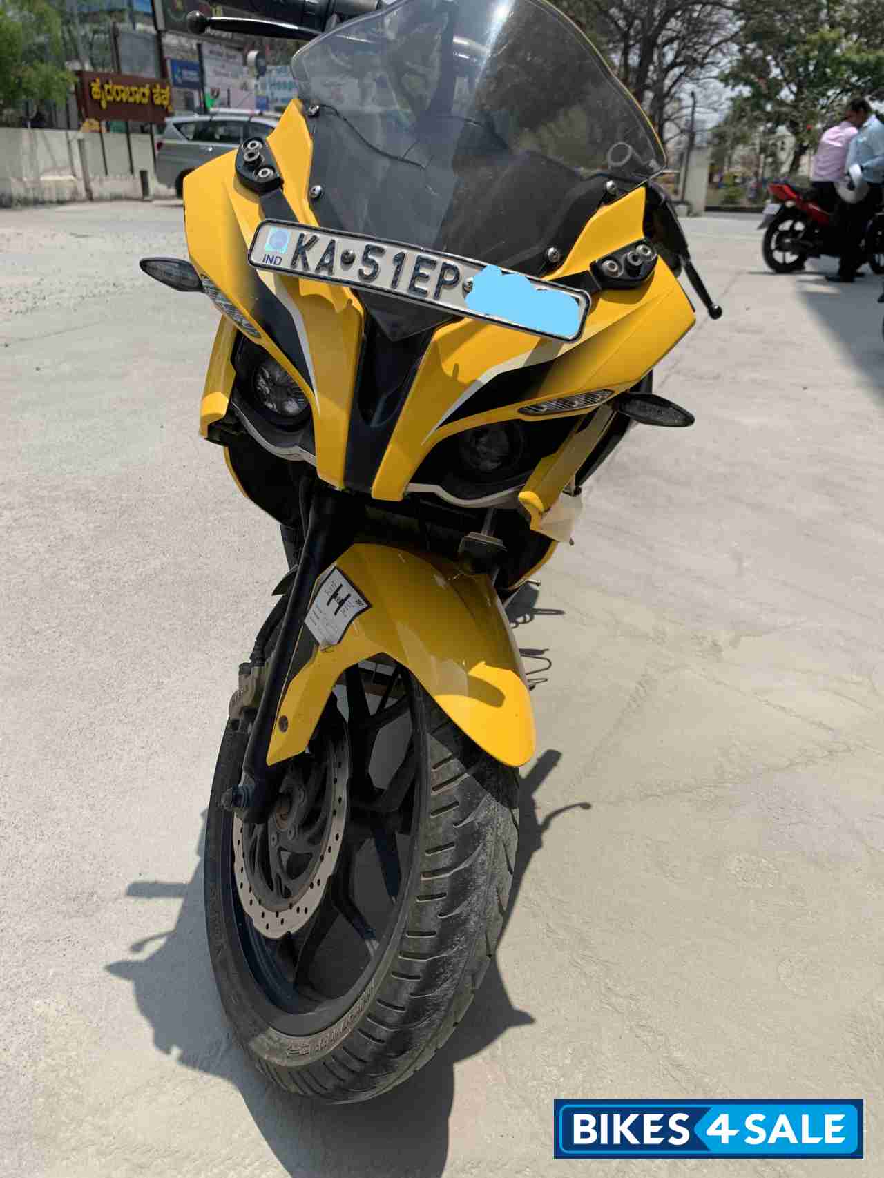 Bajaj Pulsar RS 200