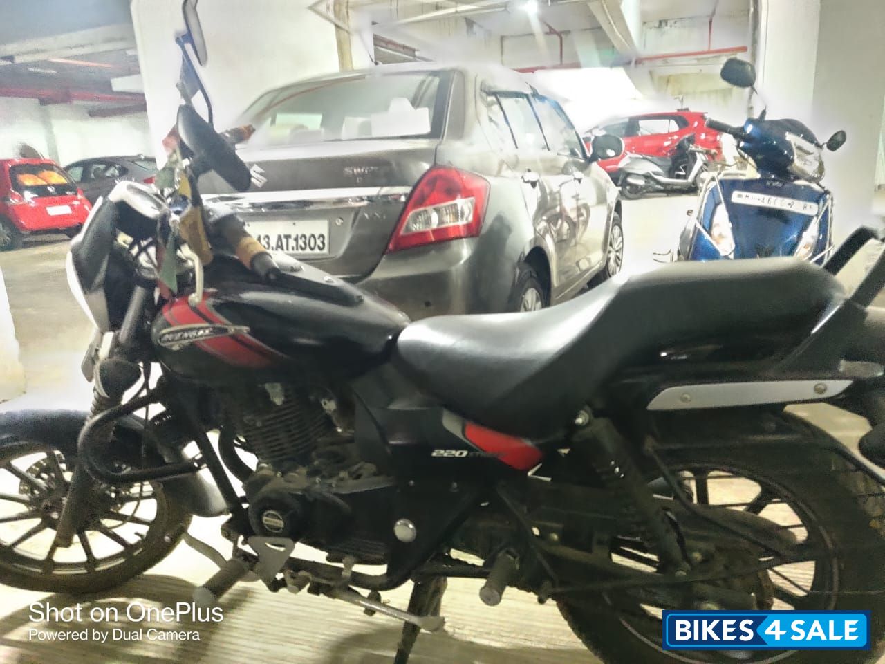 Black-red Matt Finish Bajaj Avenger Street 220