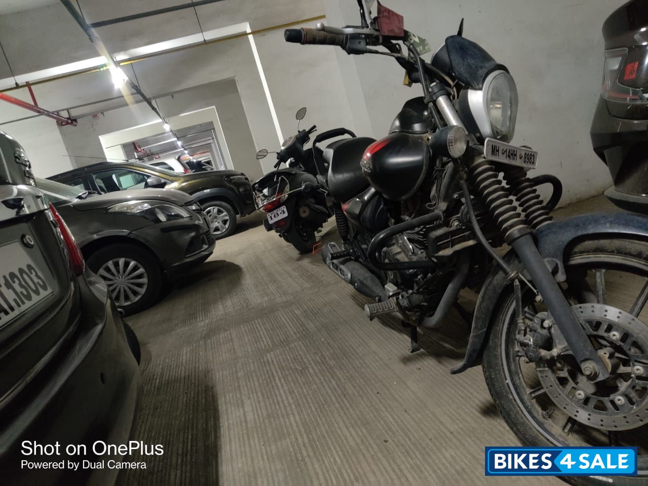 Black-red Matt Finish Bajaj Avenger Street 220