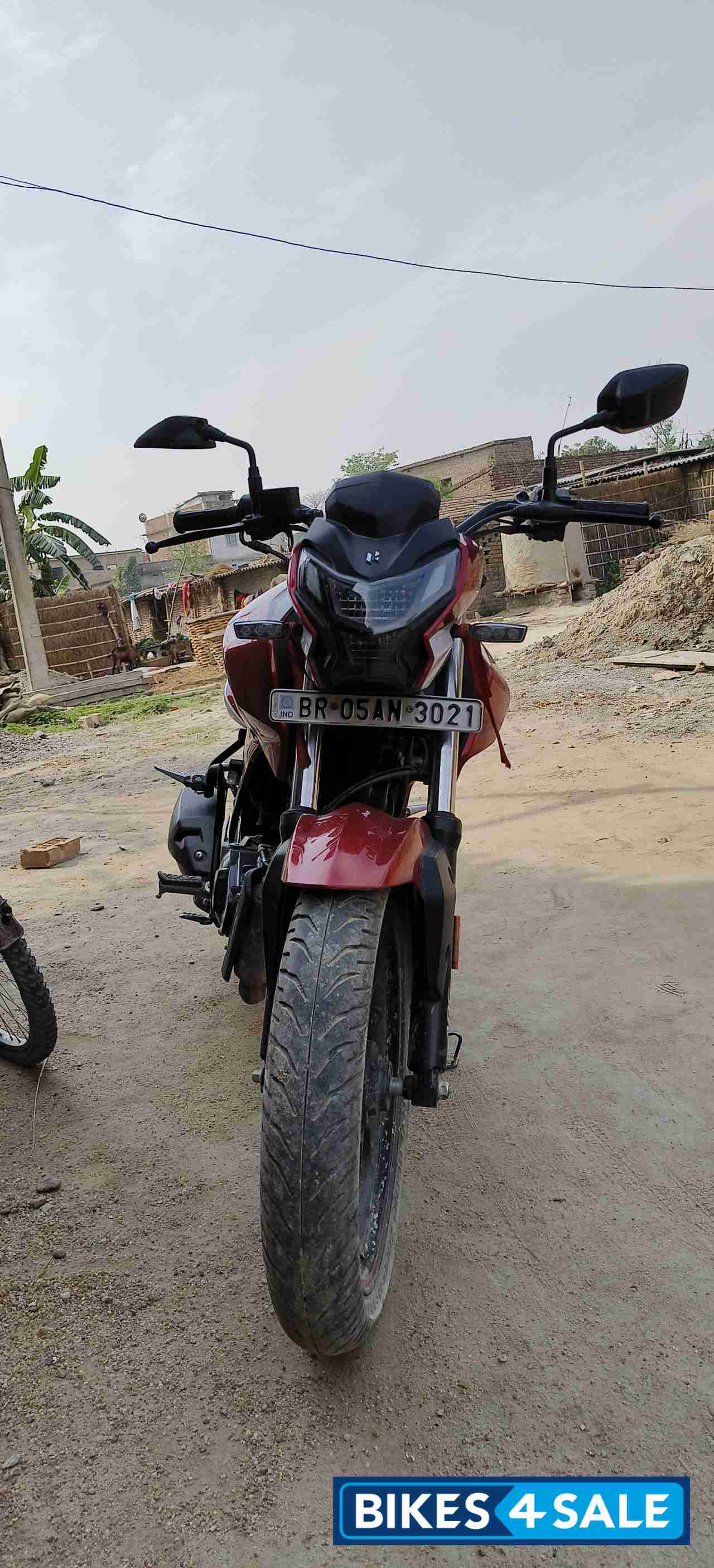 Red Black Hero Xtreme 160R 100 Million Edition