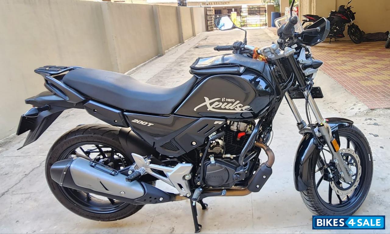 Black Hero XPulse 200T