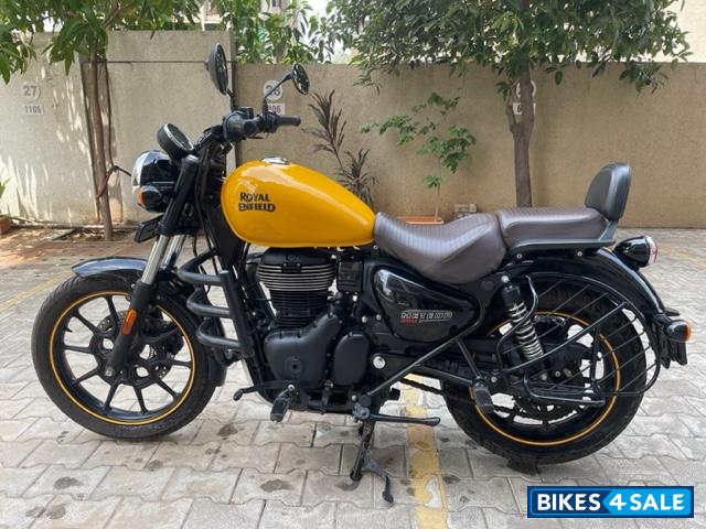 Yellow Royal Enfield 2022 Meteor 350