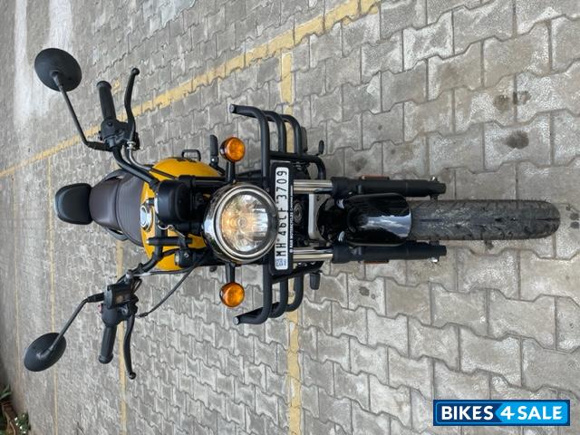 Yellow Royal Enfield 2022 Meteor 350