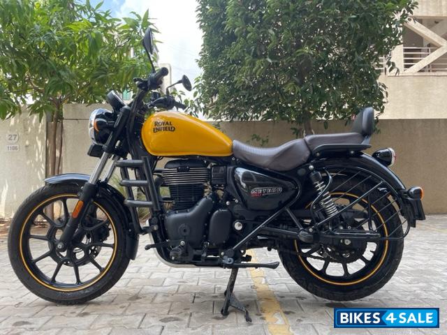 Yellow Royal Enfield 2022 Meteor 350