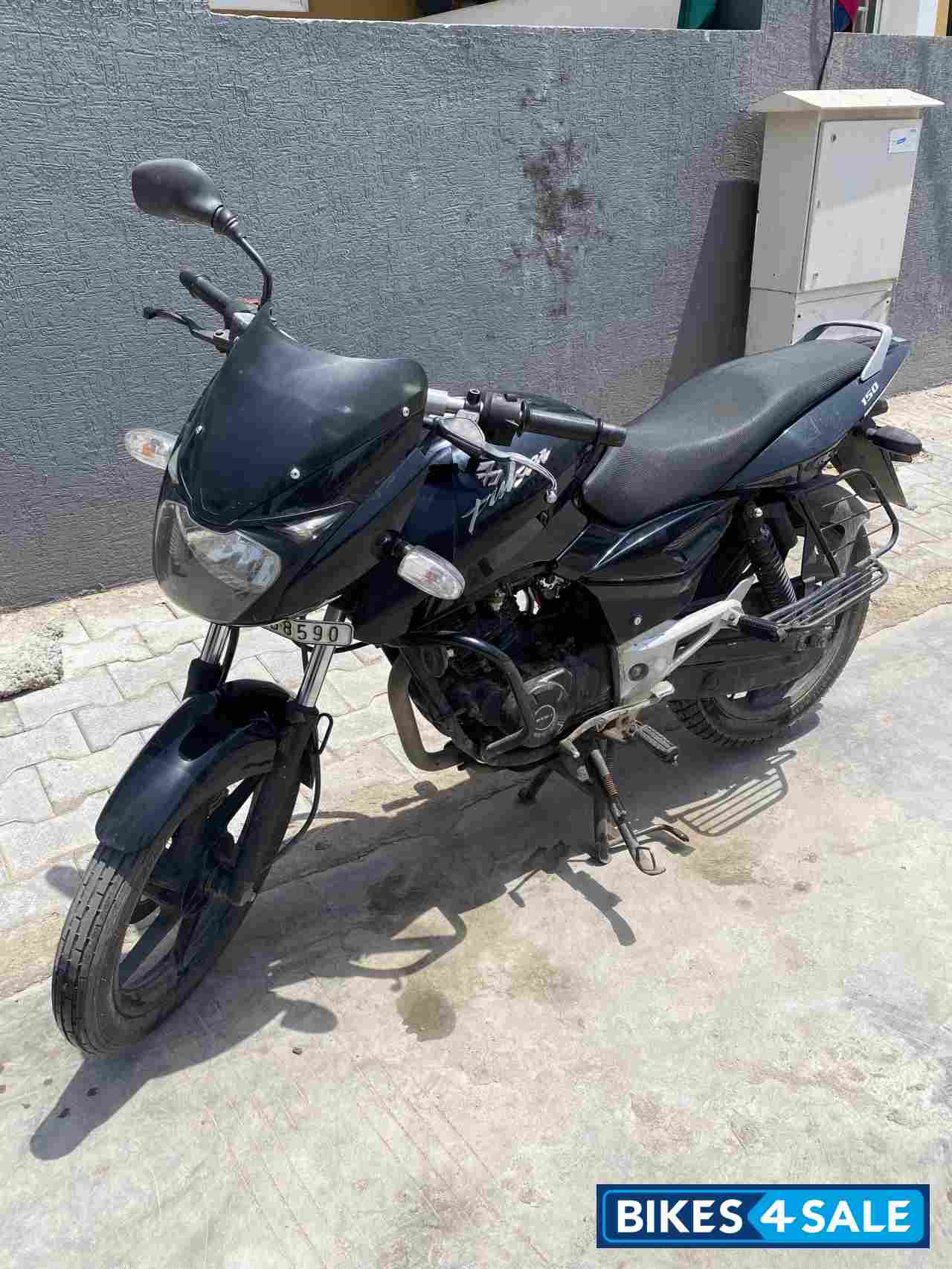 Black Bajaj Pulsar 150 DTSi