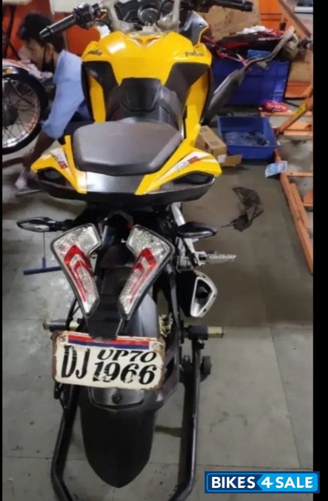 Bajaj Pulsar RS 200