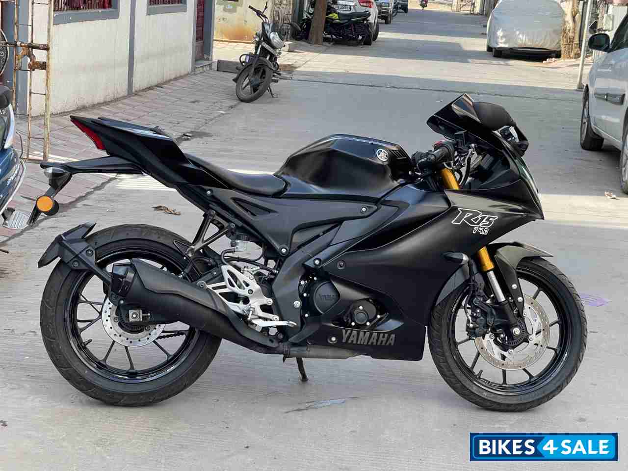 Yamaha R15 V4