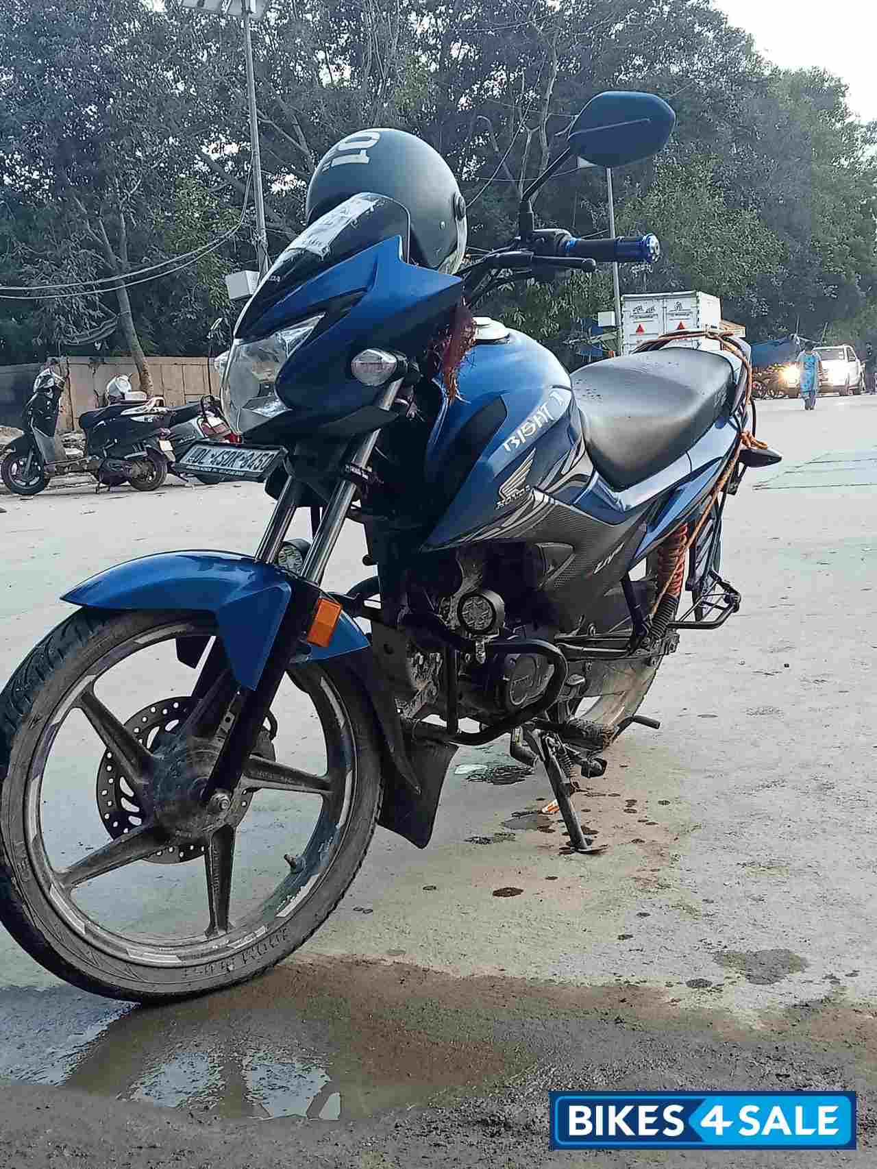 Blue Metall Honda Livo BS6 Blue Metall Honda Livo BS6