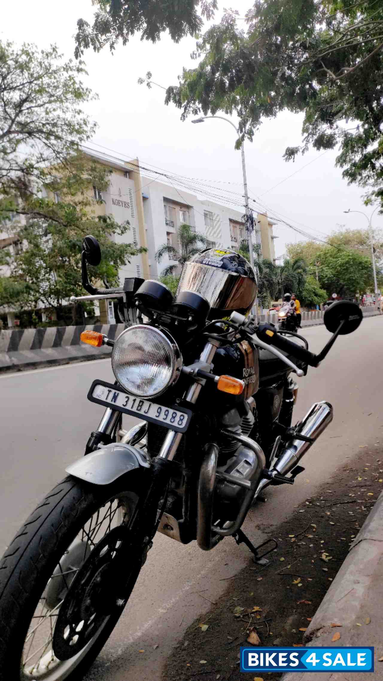 Magic Black Royal Enfield Continental GT 650 Twin