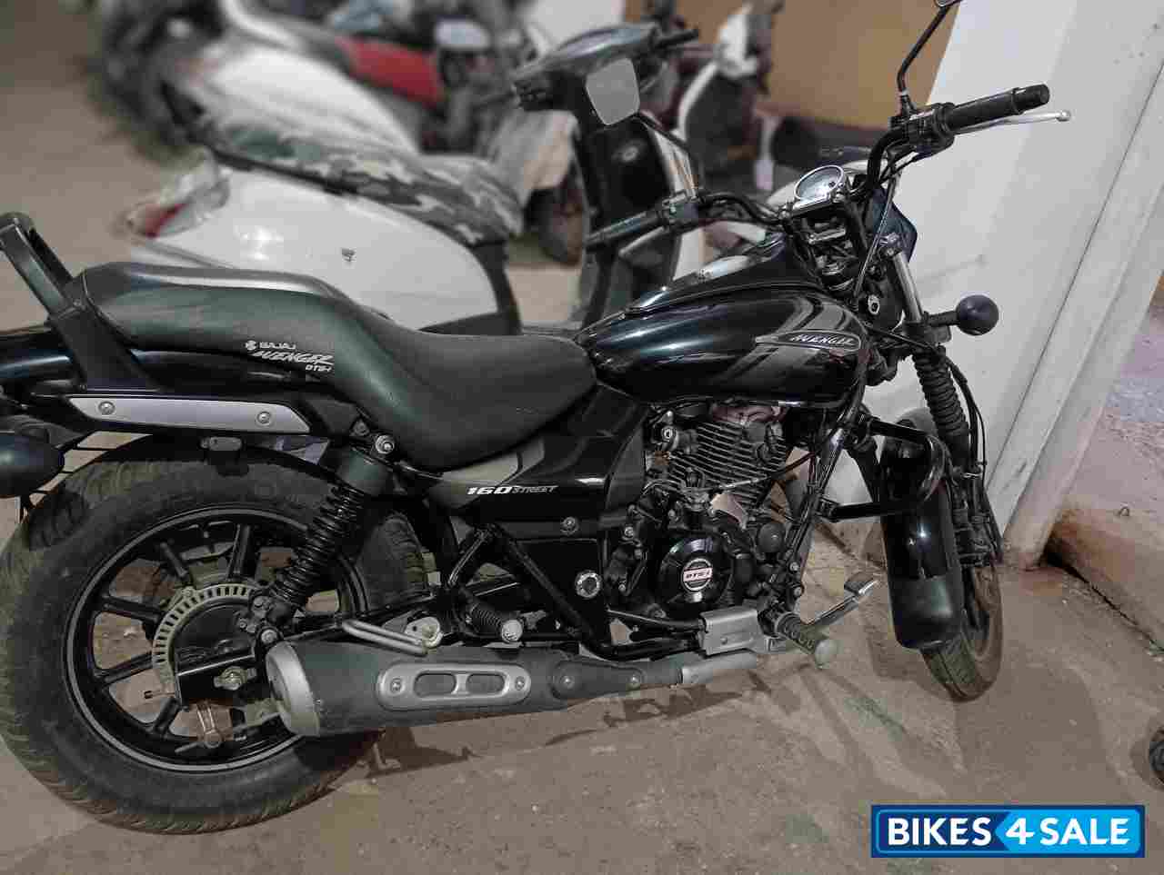 Bajaj Avenger Street 160