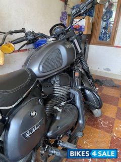 Yezdi Roadster Smokey Grey