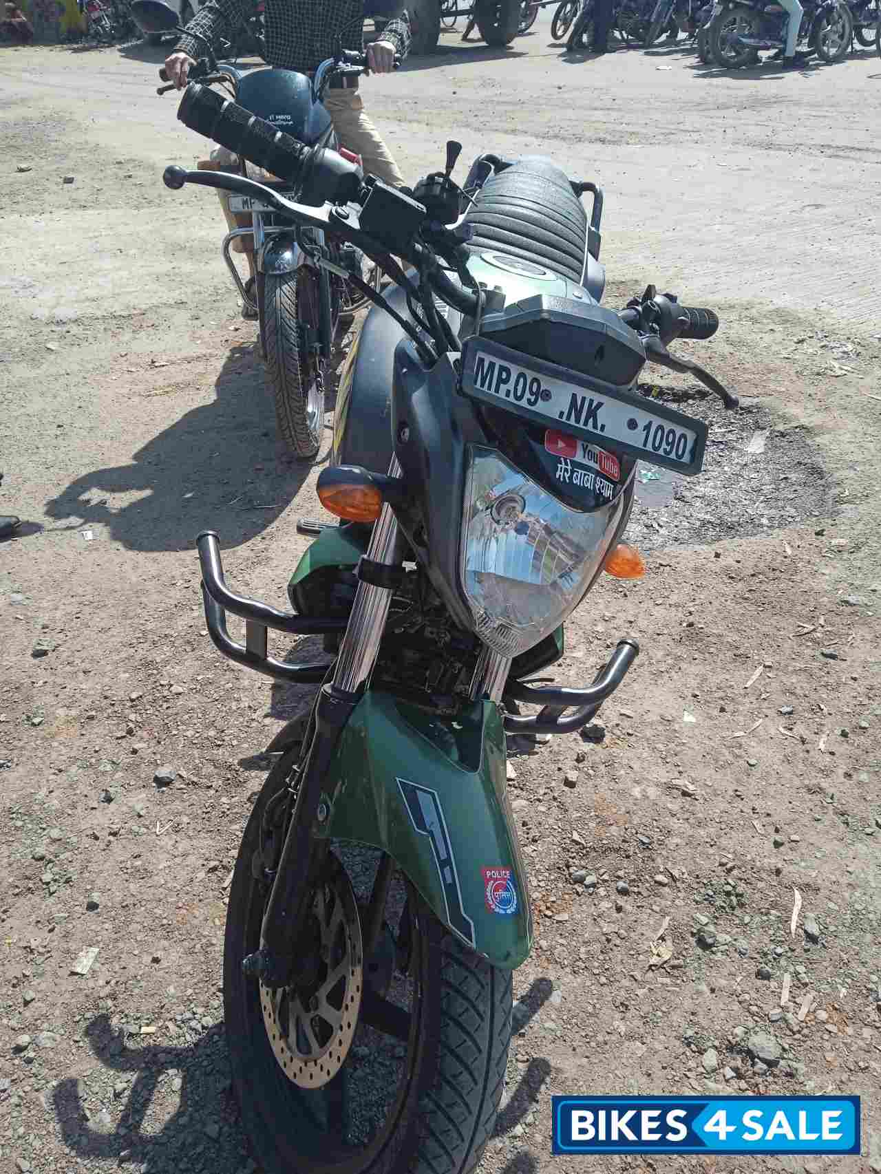 Solo White Yamaha FZ-S