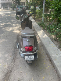 Brown Vespa Elegante
