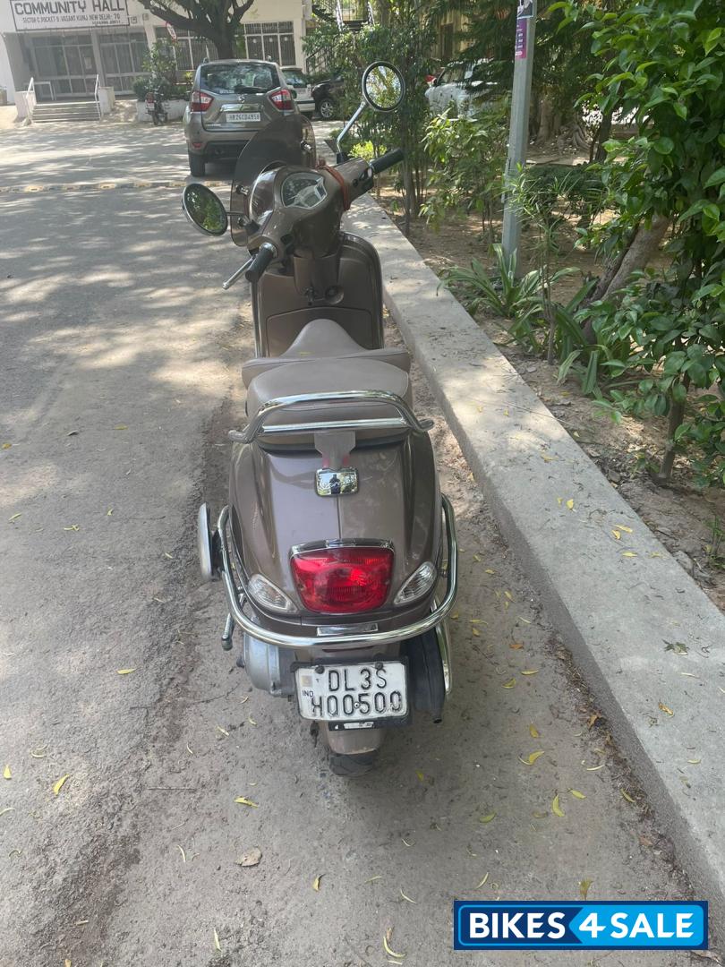 Brown Vespa Elegante