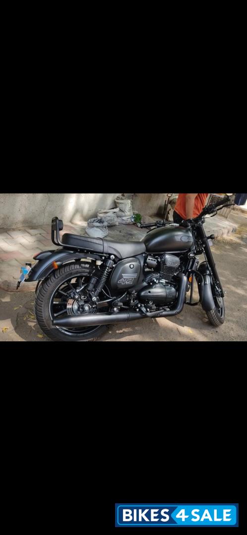 Jawa 42 Dual Channel ABS AllStar Black