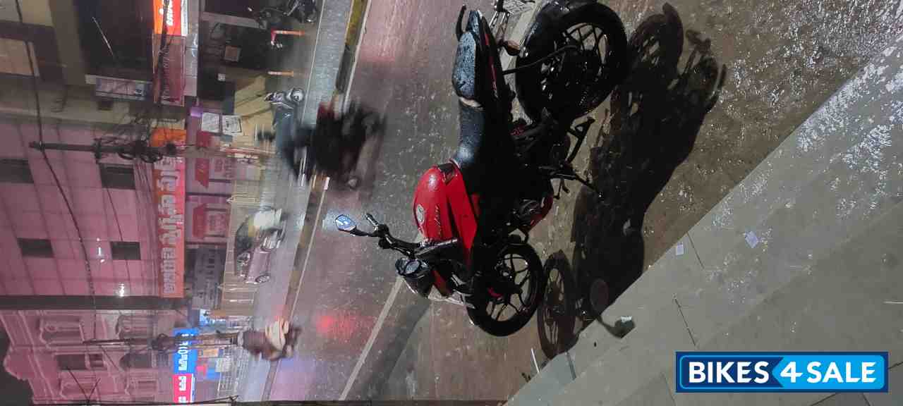 Red Bajaj Pulsar NS 160