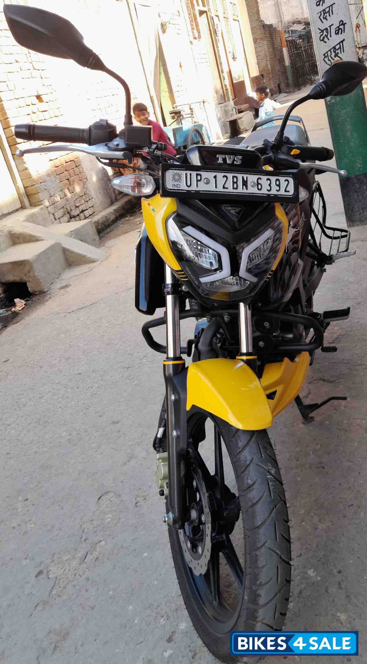 Yellow TVS Raider 125 Yellow TVS Raider 125